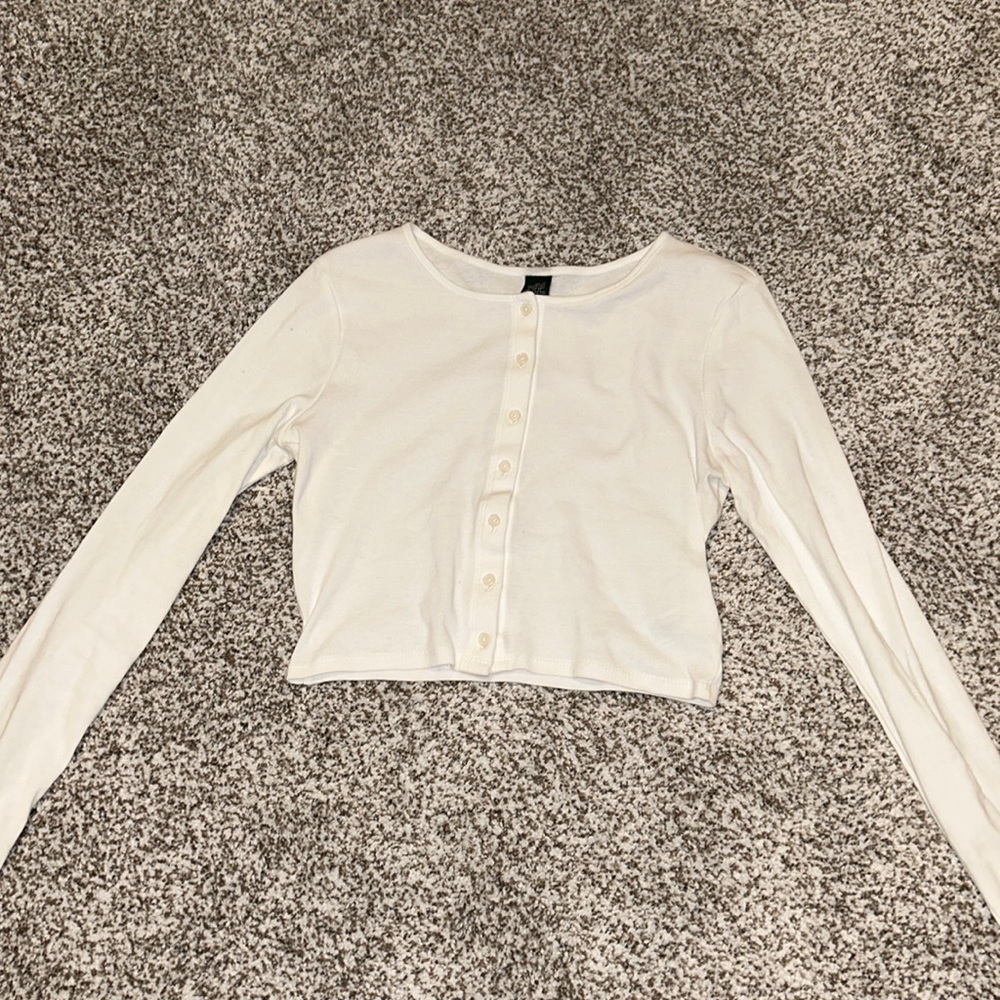 White semi crop button long sleeve